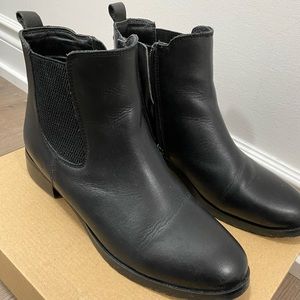 Artica Waterproof Chelsea Boots, Size 8 Womens